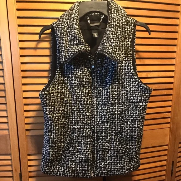 White House Black Market Black & White Boucle Vest - Picture 1 of 12